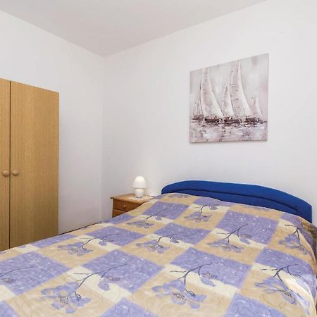 Stunning Apartment In Barbat-Rab With Wifi Barbat na Rabu Kültér fotó