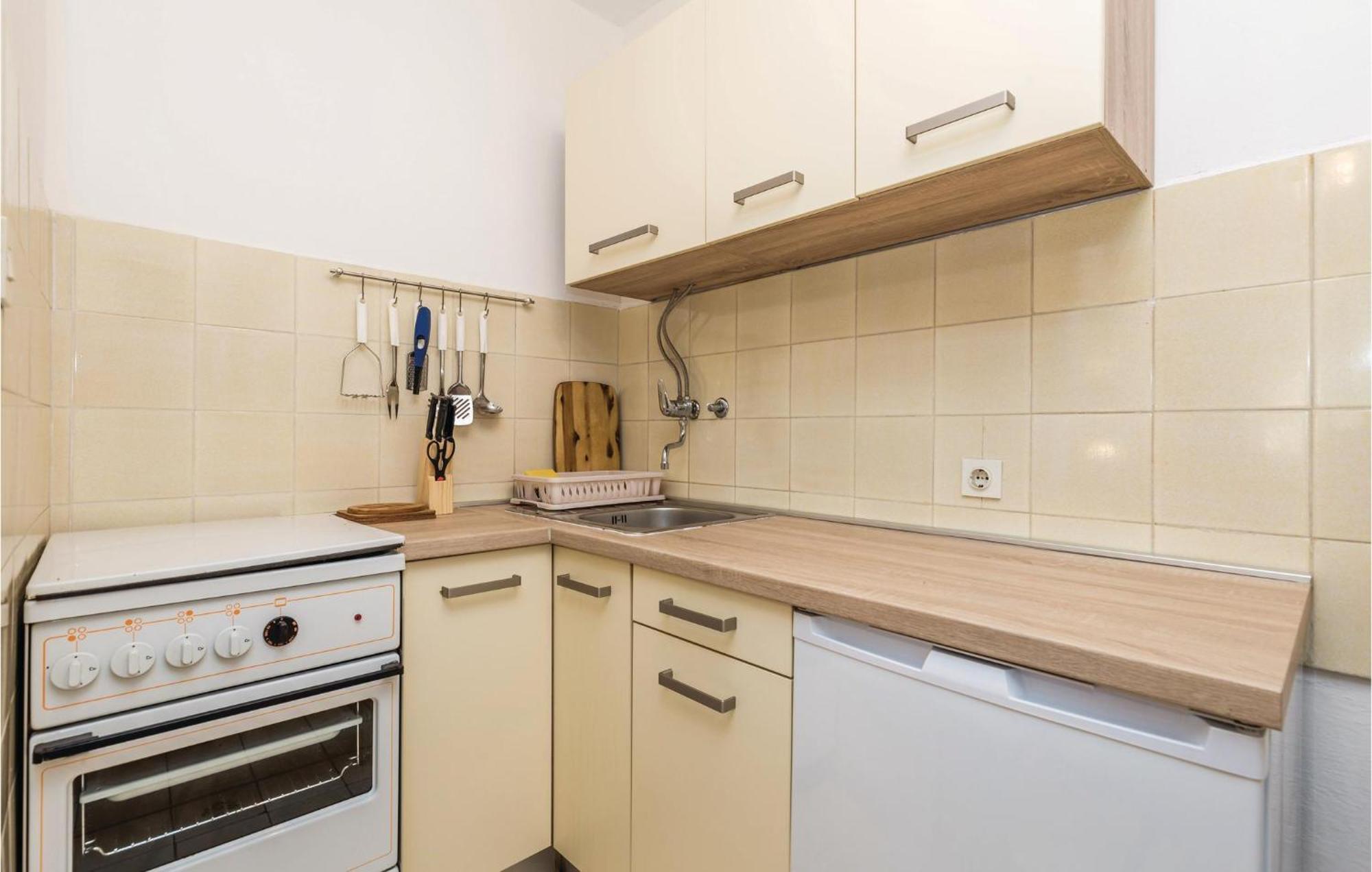 Stunning Apartment In Barbat-Rab With Wifi Barbat na Rabu Kültér fotó