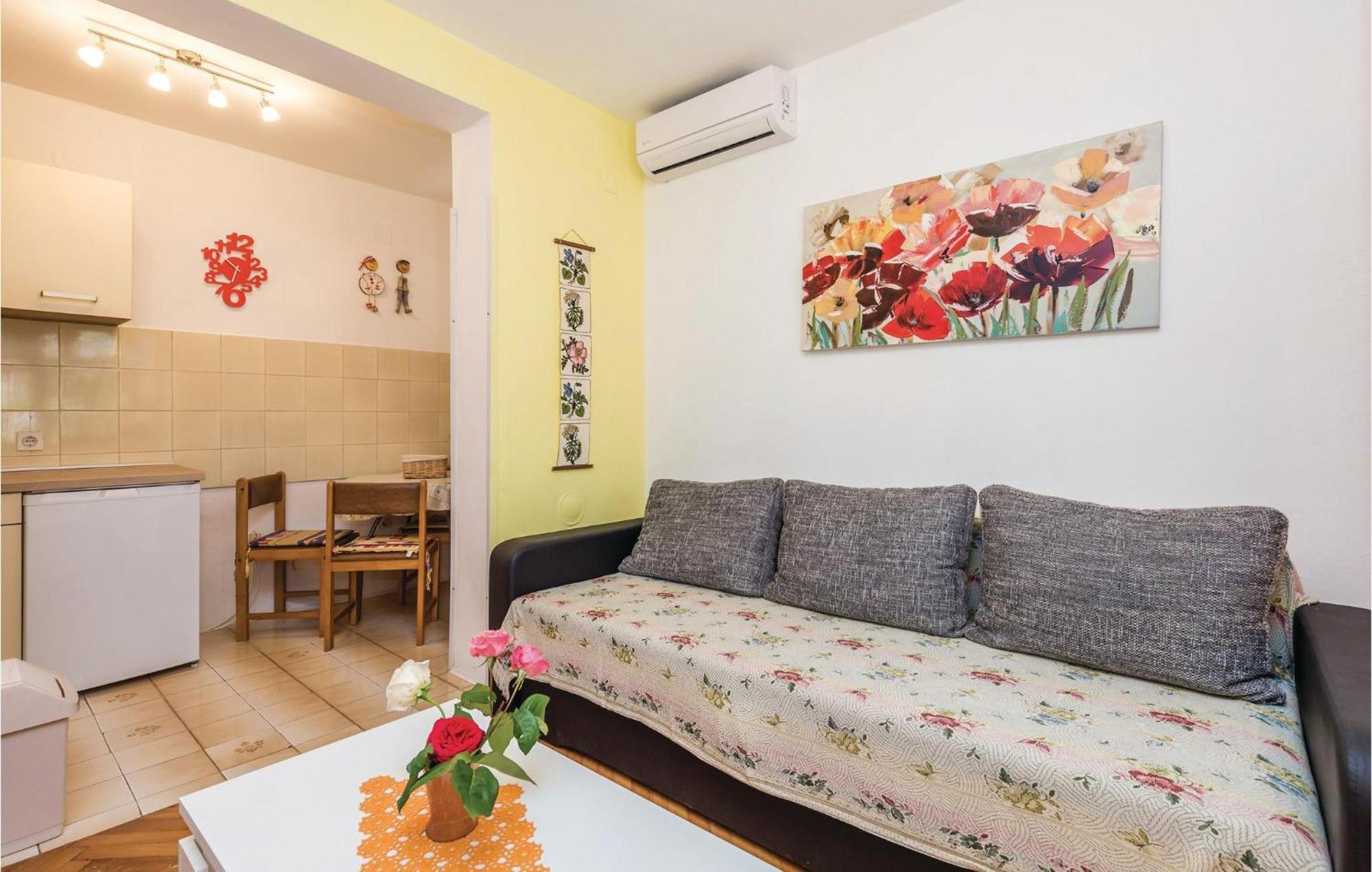 Stunning Apartment In Barbat-Rab With Wifi Barbat na Rabu Kültér fotó