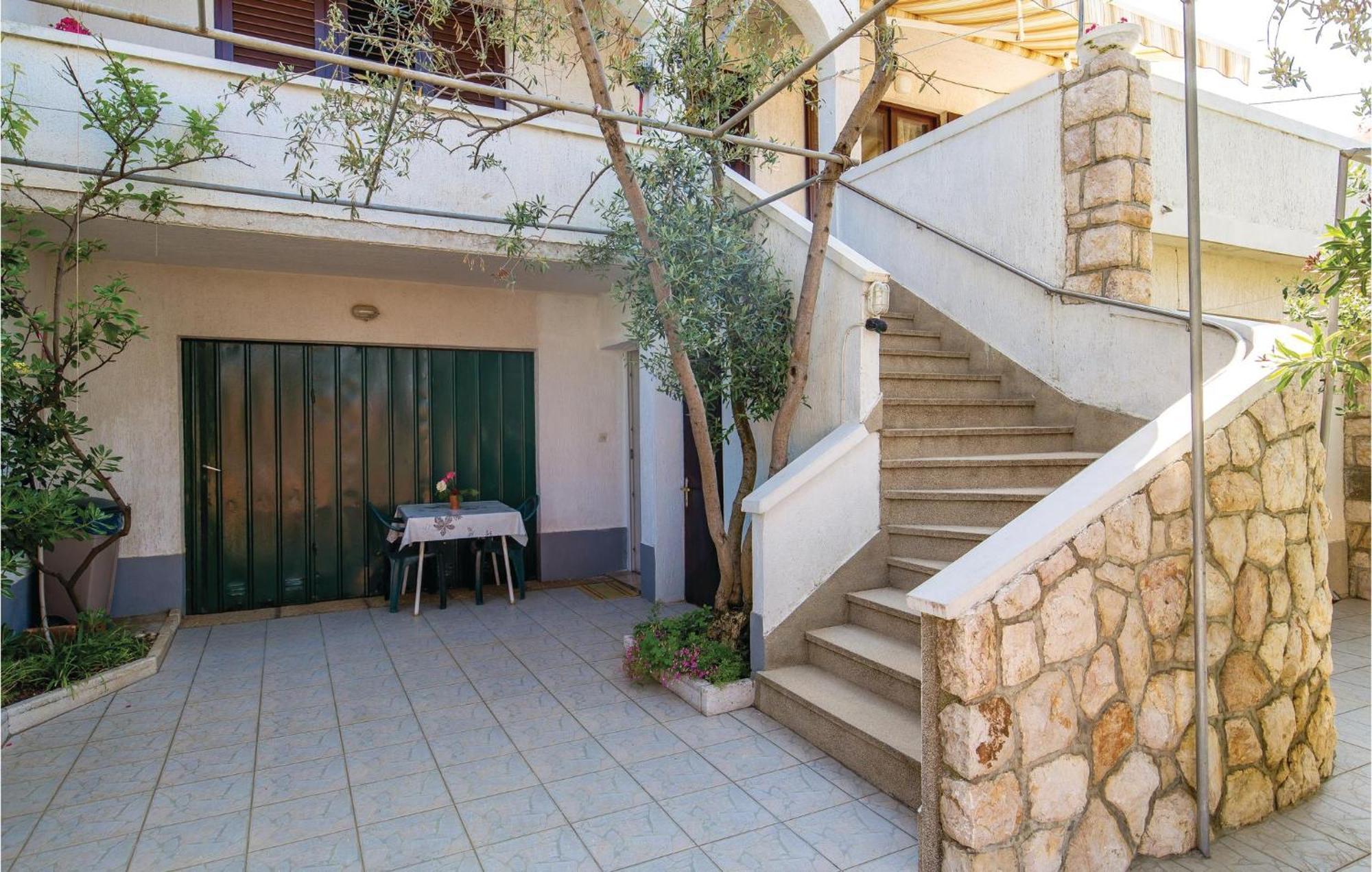 Stunning Apartment In Barbat-Rab With Wifi Barbat na Rabu Kültér fotó